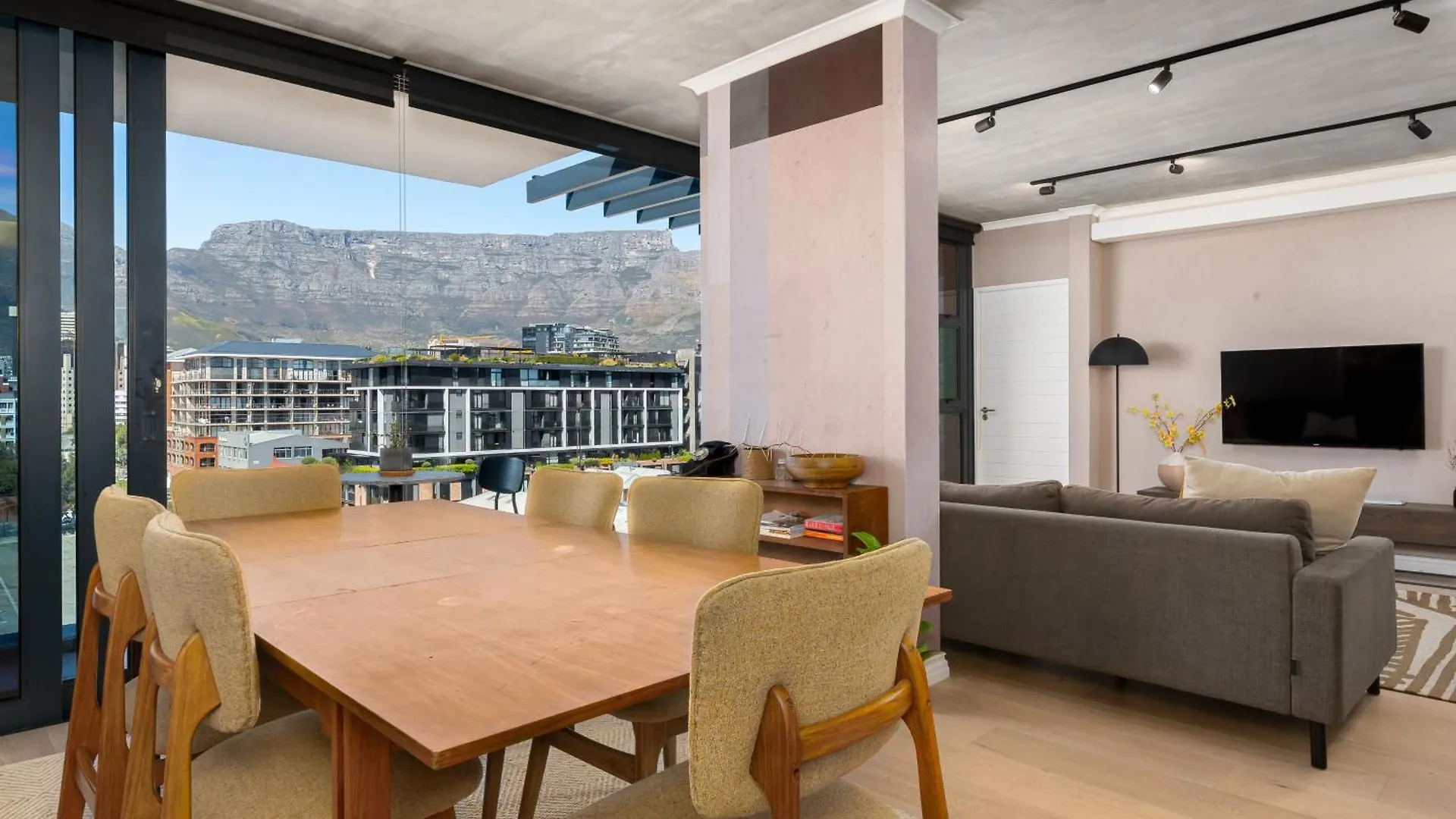 Luxury Penthouse Living In De Waterkant Cape Town